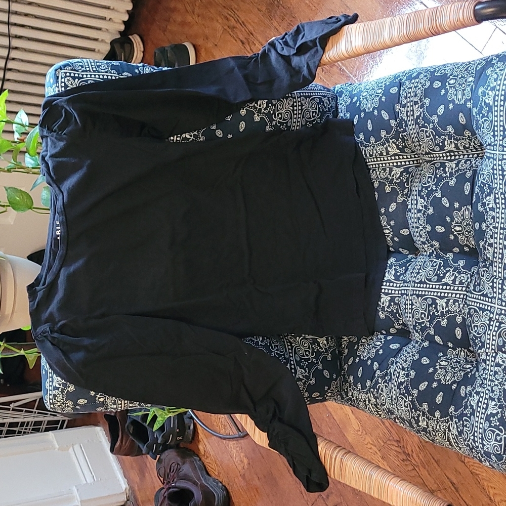 Black long sleave shirt